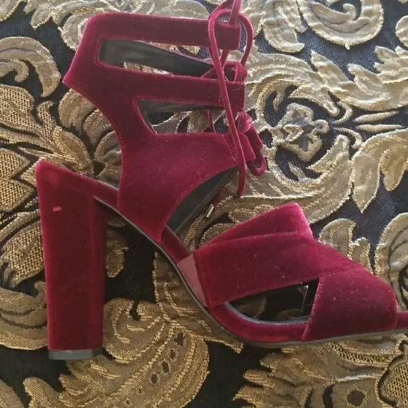 Halogen Lani strappy heels - Picture 5 of 7